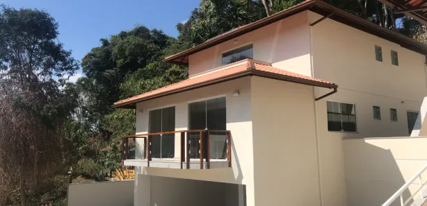 Casa de Condomínio com 3 Quartos para alugar, 200m² no Cônego, Nova Friburgo