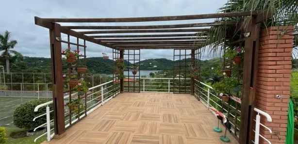 Fazenda / Sítio / Chácara com 4 Quartos à venda, 266m² no Chácaras Condomínio Recanto Pássaros II, Jacareí
