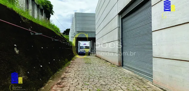 Galpão / Depósito / Armazém para alugar, 952m² no Padroeira, Osasco