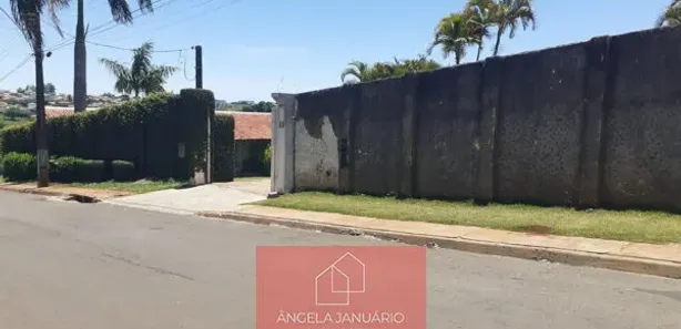 Fazenda / Sítio / Chácara com 4 Quartos à venda, 200m² no Jardim Silvino, Cambé