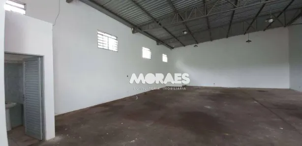 Galpão / Depósito / Armazém à venda, 210m² no Parque Roosevelt, Bauru