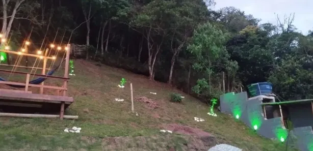 Fazenda / Sítio / Chácara com 2 Quartos à venda, 200m² no Jardim Colônia, Jacareí