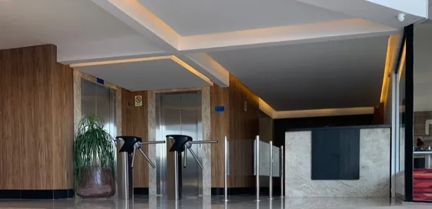 Conjunto Comercial / Sala para alugar, 34m² no Buraquinho, Lauro de Freitas