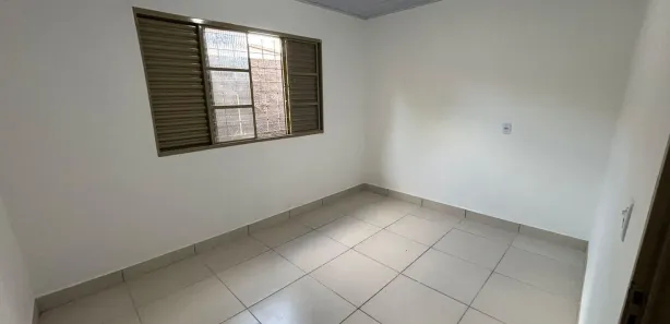 Casa com 4 Quartos para alugar, 122m² no Setor Palmares, Trindade