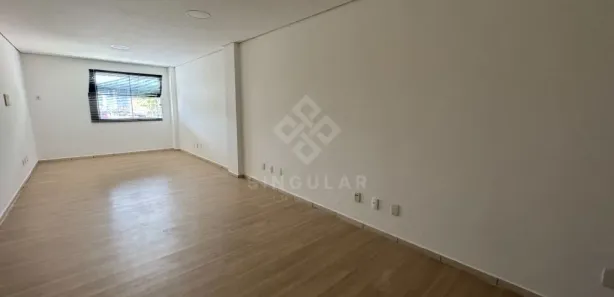 Conjunto Comercial / Sala para alugar, 31m² no Centro, Jaraguá do Sul