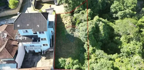 Terreno / Lote / Condomínio à venda, 375m² no Castelanea, Petrópolis