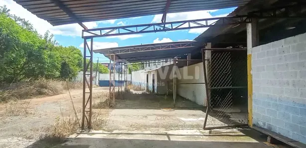 Galpão / Depósito / Armazém para venda ou aluguel, 348m² no Jardim da Luz, Itatiba