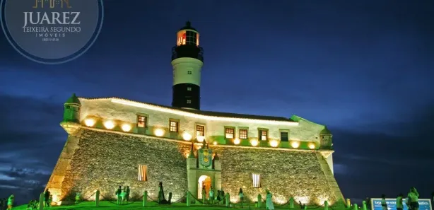 Prédio Inteiro com 24 Quartos para venda ou aluguel, 586m² no Barra, Salvador