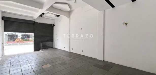 Galpão / Depósito / Armazém para alugar, 265m² no Várzea, Teresópolis