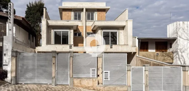 Sobrado com 3 Quartos à venda, 217m² no Ahú, Curitiba