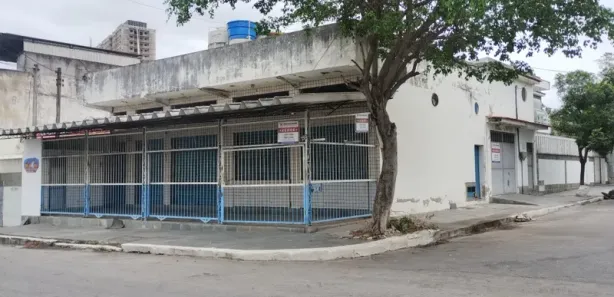 Loja / Salão / Ponto Comercial com 1 Quarto à venda, 1m² no Metrópole, Nova Iguaçu