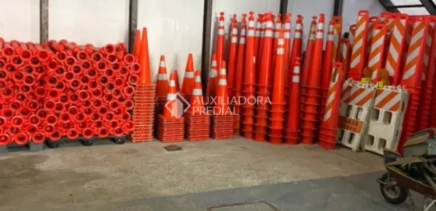 Galpão / Depósito / Armazém à venda, 712m² no São Geraldo, Porto Alegre