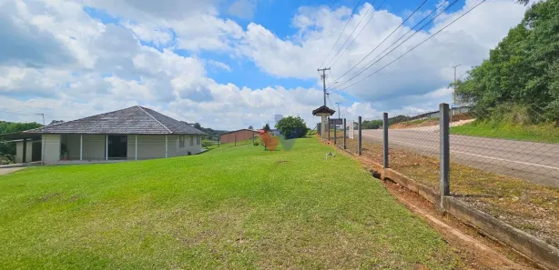 Fazenda / Sítio / Chácara com 3 Quartos à venda, 120m² no Área Rural de Araucária, Araucária