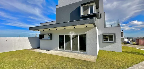 Casa de Condomínio com 3 Quartos à venda, 280m² no Tomazetti, Santa Maria