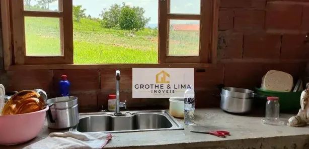 Fazenda / Sítio / Chácara com 4 Quartos à venda, 160m² no Chácara Marambaia, Caçapava