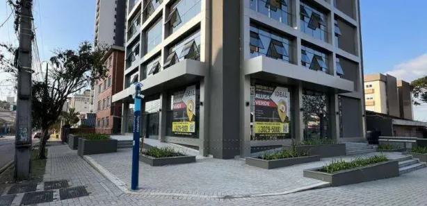 Prédio Inteiro para alugar, 2139m² no Tarumã, Curitiba