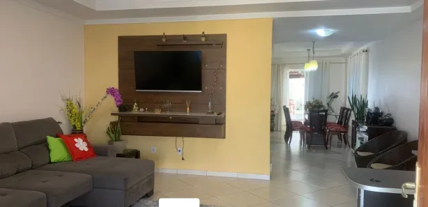 Sobrado com 3 Quartos à venda, 184m² no Santa Genoveva, Goiânia