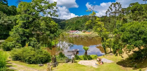Fazenda / Sítio / Chácara com 3 Quartos à venda, 260m² no Quatro Barras, Quatro Barras