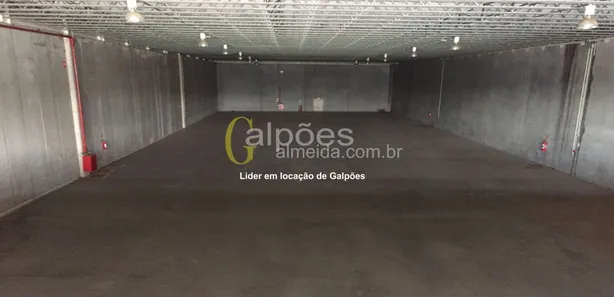 Galpão / Depósito / Armazém para alugar, 1600m² no Santa Fé, Osasco