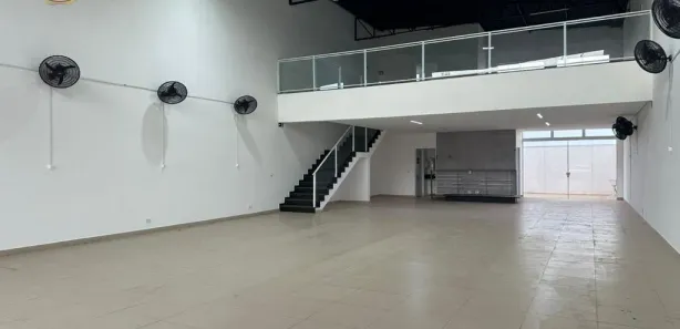 Galpão / Depósito / Armazém para alugar, 324m² no Jardim Europa, Jaguariúna