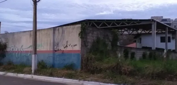 Galpão / Depósito / Armazém para alugar, 300m² no Cancela Preta, Macaé