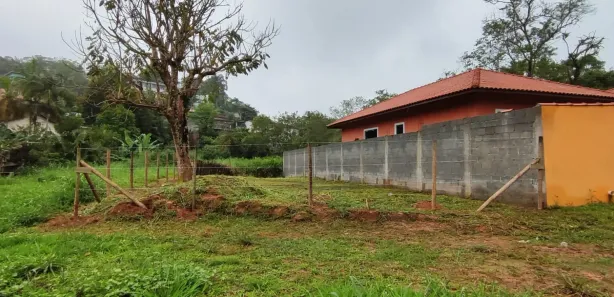 Terreno / Lote / Condomínio à venda, 250m² no Centro, São Lourenço da Serra