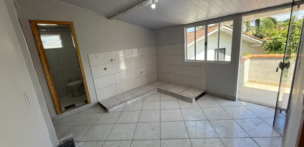 Casa com 2 Quartos para alugar, 55m² no Santa Regina, Camboriú