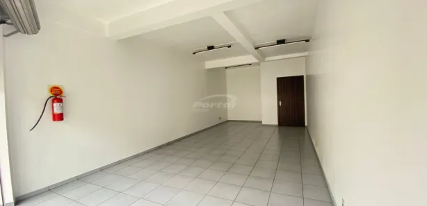 Conjunto Comercial / Sala para alugar, 35m² no Água Verde, Blumenau