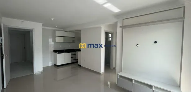 Apartamento com 2 Quartos para alugar, 53m² no Cedro, Camboriú