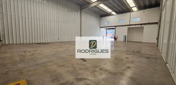 Galpão / Depósito / Armazém para alugar, 852m² no Casa Grande, Diadema