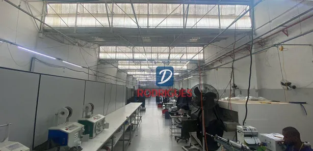 Galpão / Depósito / Armazém para alugar, 1700m² no Taboão, Diadema