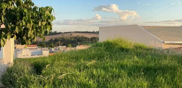 Terreno / Lote / Condomínio à venda, 300m² no Loteamento Residencial Veneza, Apucarana