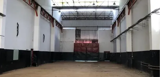 Galpão / Depósito / Armazém para venda ou aluguel, 2000m² no , Mairinque