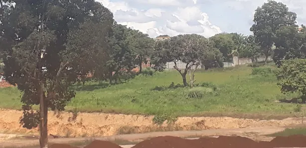 Terreno / Lote / Condomínio à venda, 360m² no Centro, São José da Lapa
