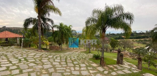 Fazenda / Sítio / Chácara com 4 Quartos à venda, 850m² no Caçapava Velha, Caçapava