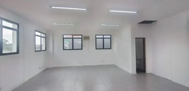 Conjunto Comercial / Sala para alugar, 68m² no Jardim da Glória, Cotia