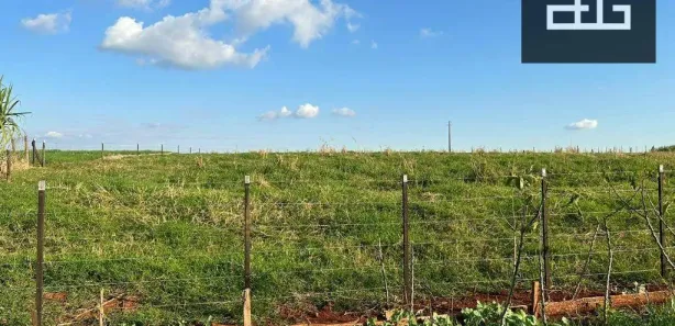 Fazenda / Sítio / Chácara com 3 Quartos à venda, 90m² no Juvinópolis, Cascavel
