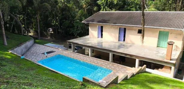 Fazenda / Sítio / Chácara com 4 Quartos para alugar, 150m² no Jardim São Pedro, Mogi das Cruzes