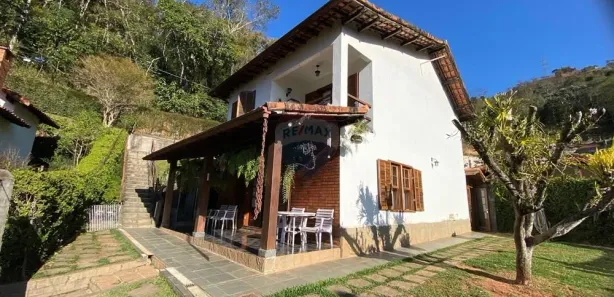 Casa de Condomínio com 3 Quartos à venda, 138m² no Nogueira, Petrópolis