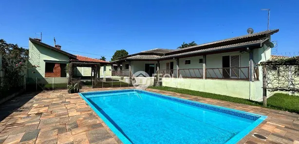 Fazenda / Sítio / Chácara com 2 Quartos à venda, 290m² no Chácara Lucília, Americana
