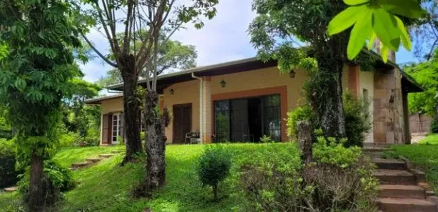 Fazenda / Sítio / Chácara com 3 Quartos à venda, 150m² no Centro, Águas de São Pedro