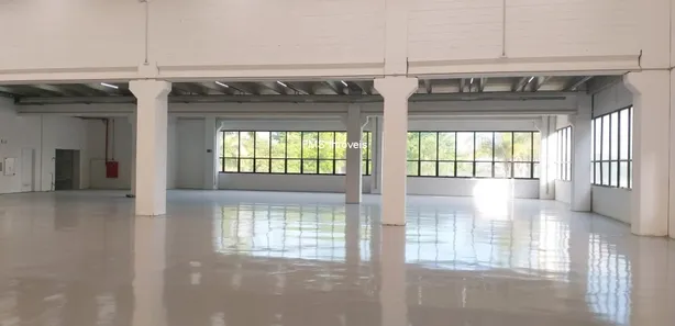 Galpão / Depósito / Armazém para alugar, 2211m² no Alphaville Empresarial, Barueri