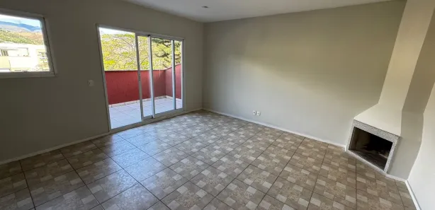 Cobertura com 3 Quartos para alugar, 130m² no Itaipava, Petrópolis