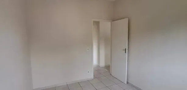 Apartamento com 2 Quartos para alugar, 60m² no Vila Comendador Rodrigues Alves, Guaratinguetá