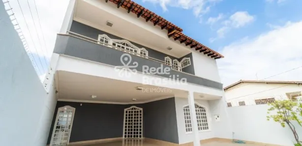 Sobrado com 7 Quartos à venda, 350m² no Taguatinga Norte, Brasília