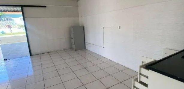 Conjunto Comercial / Sala para alugar, 60m² no Stroparo, Irati