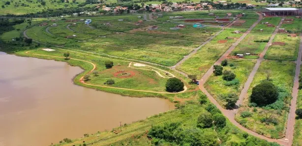 Terreno / Lote / Condomínio à venda, 240m² no Residencial Maria Monteiro, Trindade