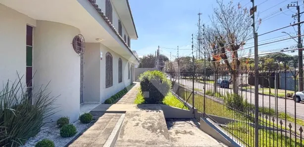 Casa Comercial com 8 Quartos para alugar, 295m² no Jardim Social, Curitiba