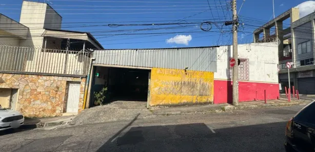 Galpão / Depósito / Armazém à venda, 230m² no Carlos Prates, Belo Horizonte