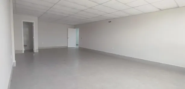 Loja / Salão / Ponto Comercial para alugar, 55m² no Costazul, Rio das Ostras